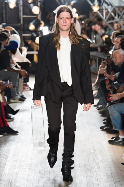 Look 23